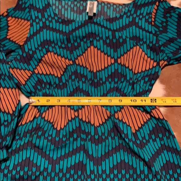 Geometric Dress - Picture 3 of 4